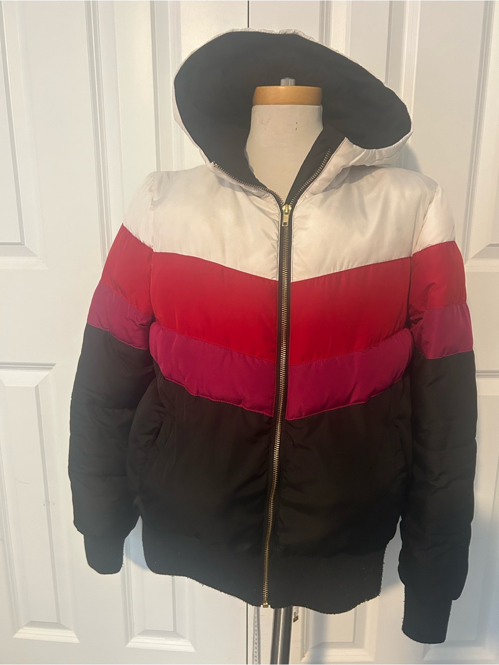 Spiritual Gangster size large Hooded Puffer Jacket - Black, Red & White $198